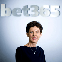 Denise Coates fondatrice du site Bet365 est une des plus grosses fortunes d'Angleterre